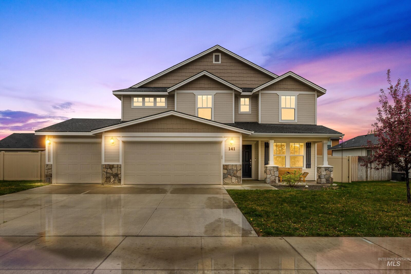 Property Photo: 141 SW Crimson St ID 83647
