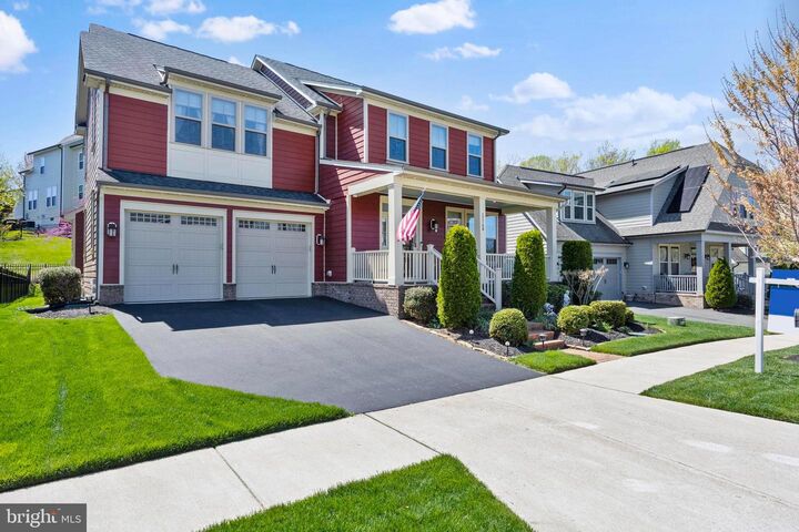 Property Photo: 17148 Gullwing Drive VA 22026