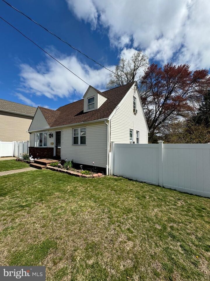 Property Photo:  2007 Sanford Street  PA 19116 