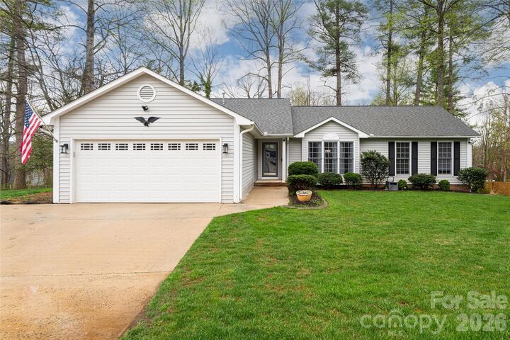 Property Photo:  504 Windsor Forest Court  NC 28732 