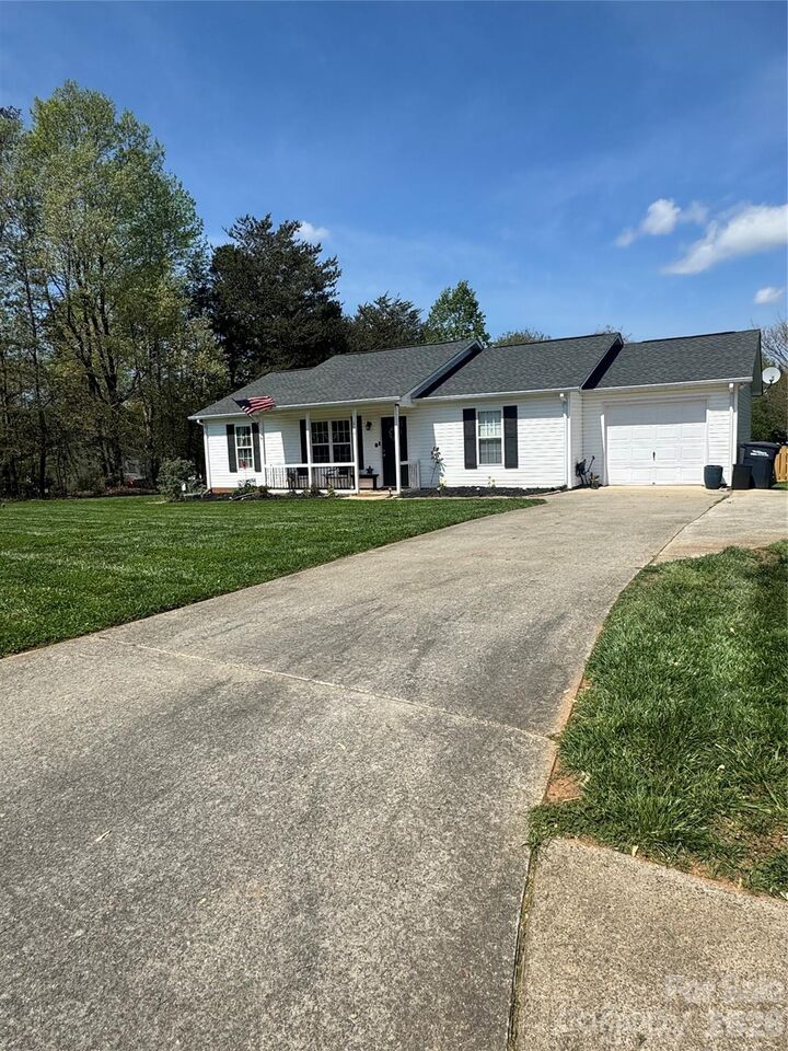 Property Photo: 110 Shenandoah Loop NC 28166
