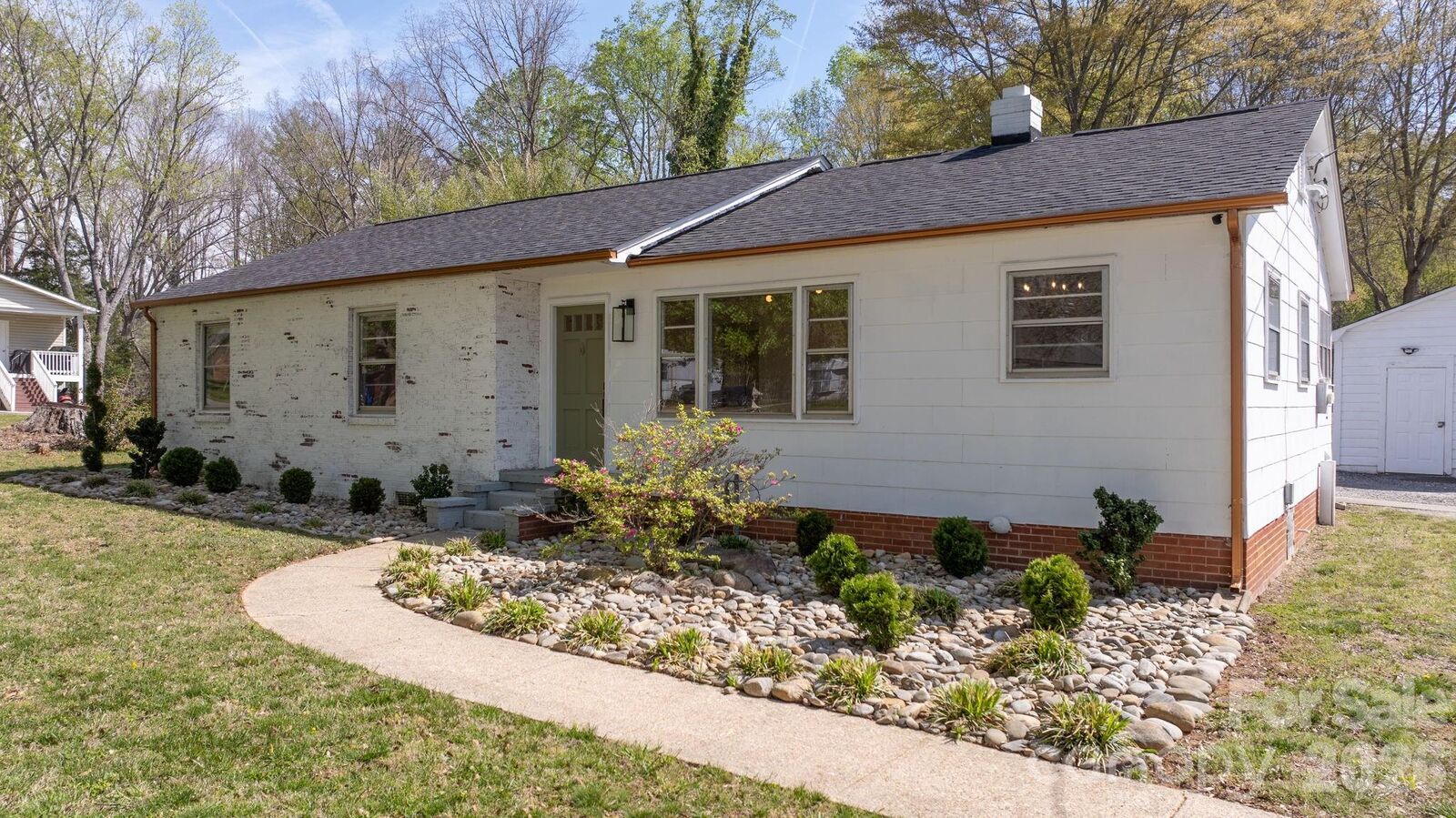 Property Photo:  212 Glendale Street  NC 28655 