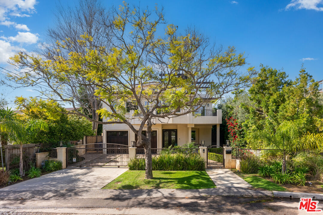 Property Photo: 391 S Saltair Ave CA 90049