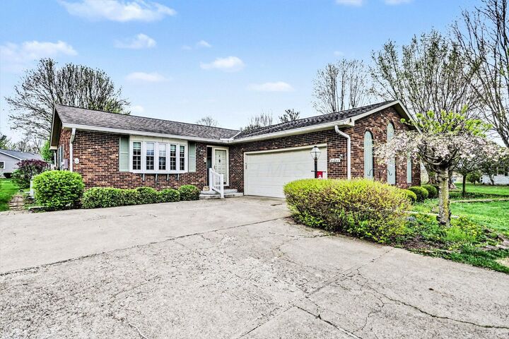 Property Photo: 23624 Parker Court OH 43113