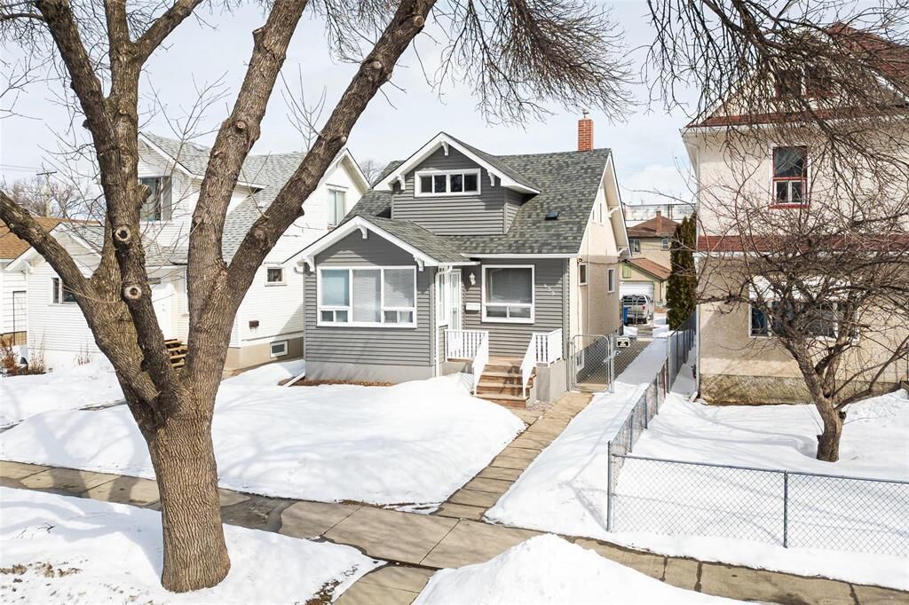 Property Photo:  439 Anderson Avenue  MB R2W 1E9 