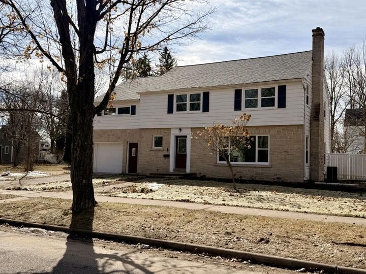 Property Photo:  1305 East 6th Street  WI 54452 