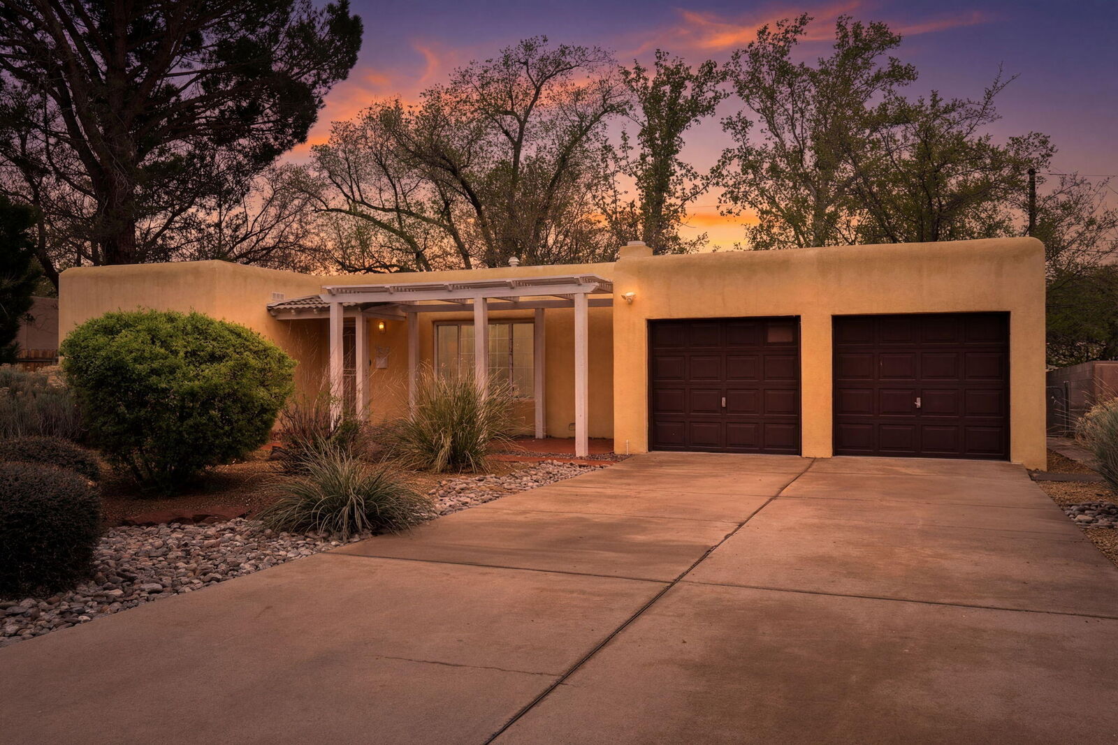 Property Photo:  3812 Calle Del Monte NE  NM 87110 