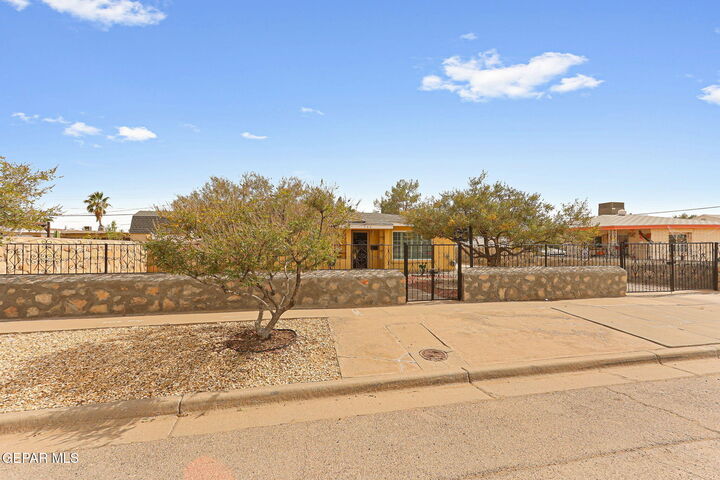 Property Photo:  304 Ben Swain Drive  TX 79915 
