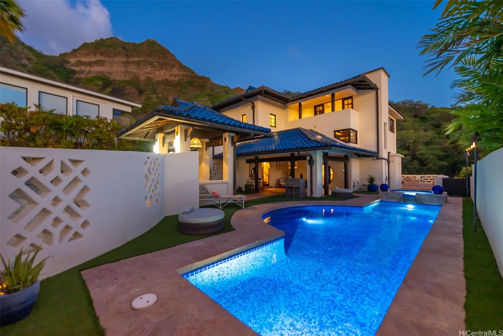 Property Photo:  2999 Makalei Place  HI 96815 