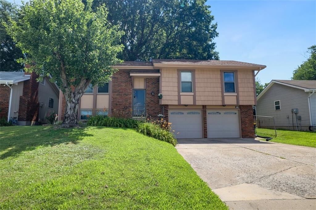 Property Photo: 4605 N Brooklyn Avenue MO 64116