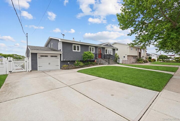 Property Photo:  3965 Darby Lane  NY 11783 