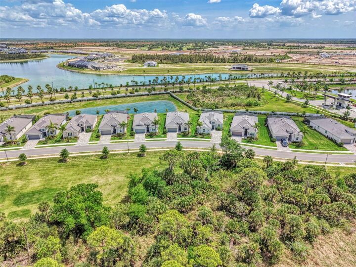 Property Photo:  17220 Jadestone Court  FL 34293 