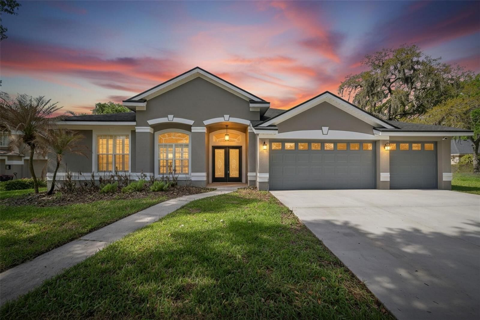 Property Photo:  5608 Osprey Park Place  FL 33547 