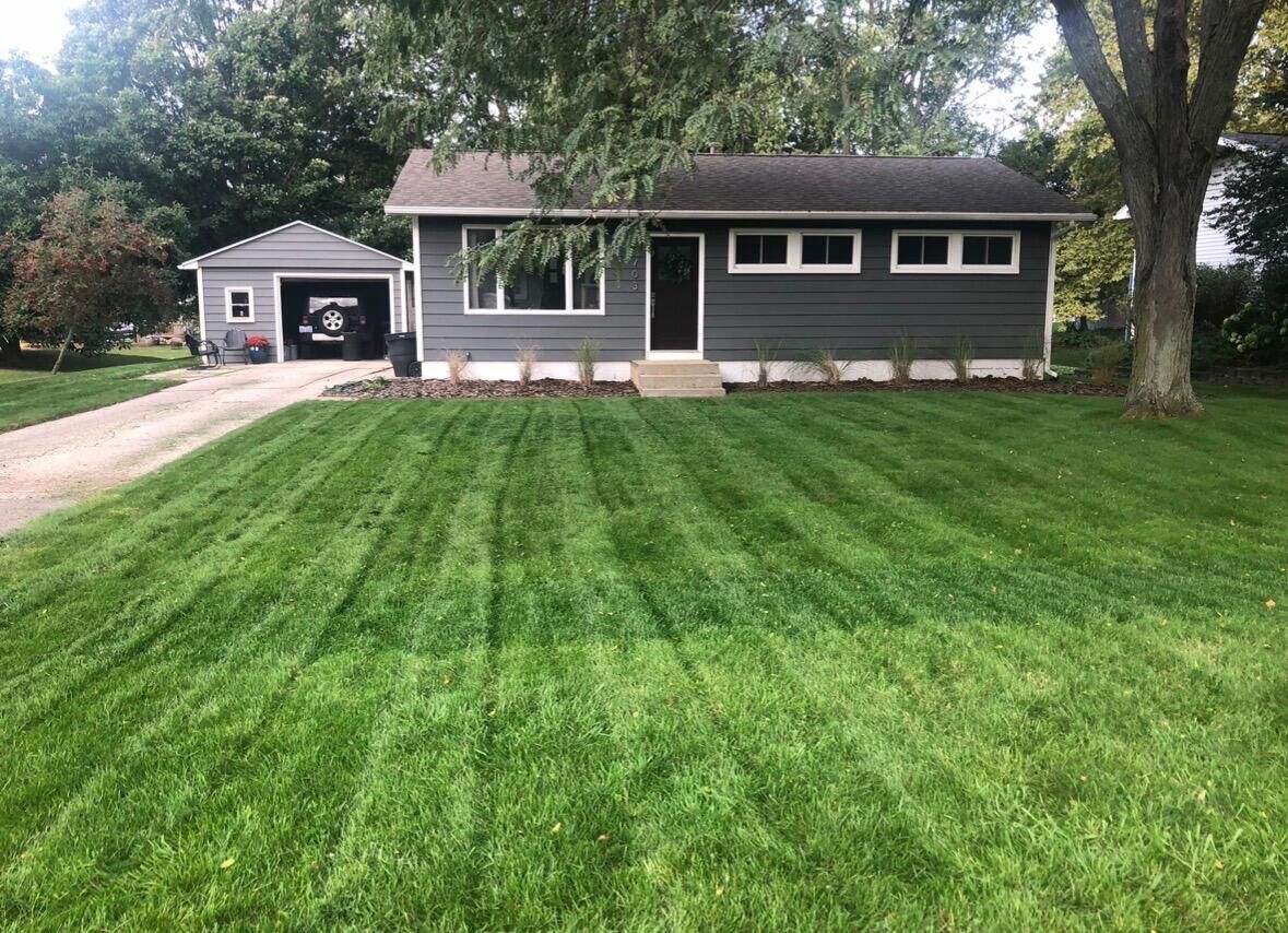 Property Photo: 703 Beebe Street MI 49412