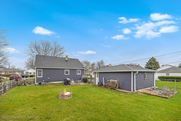 Property Photo:  1205 N Prairie Avenue  IL 60435 