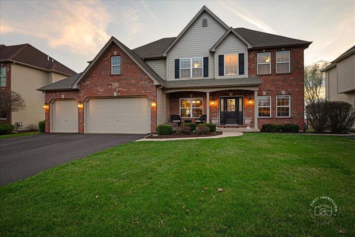 Property Photo:  664 Bennett Drive  IL 60542 