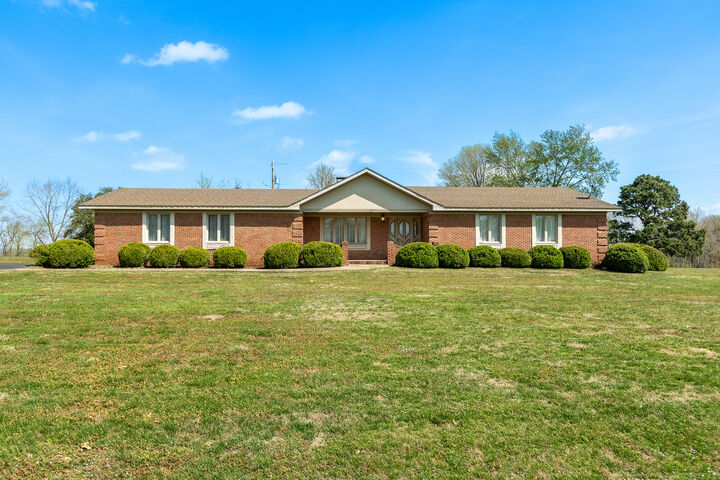 Property Photo:  1090 Old Route 146 Loop Loop  IL 62995 