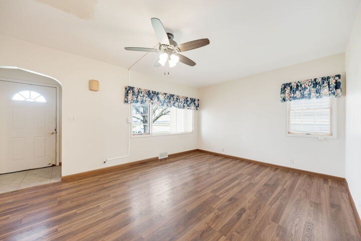 Property Photo: 105 Seiler Street IL 60951