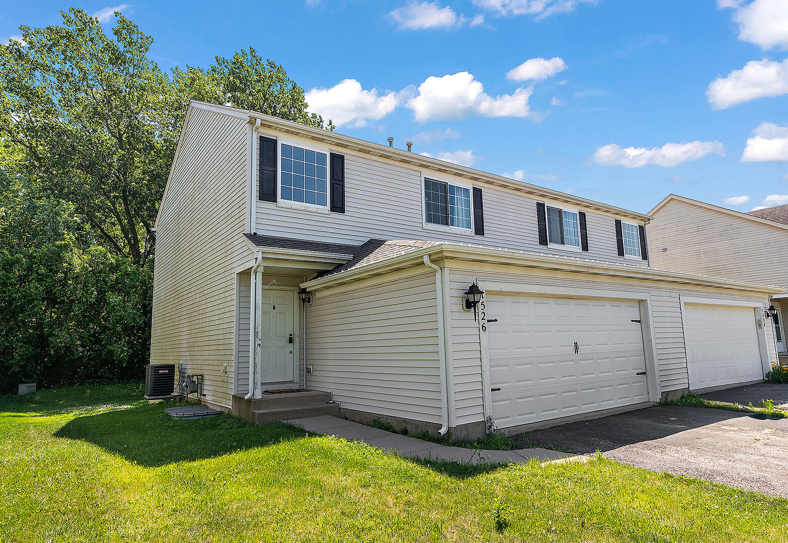 Property Photo:  1526 Peachtree Lane  IL 60441 