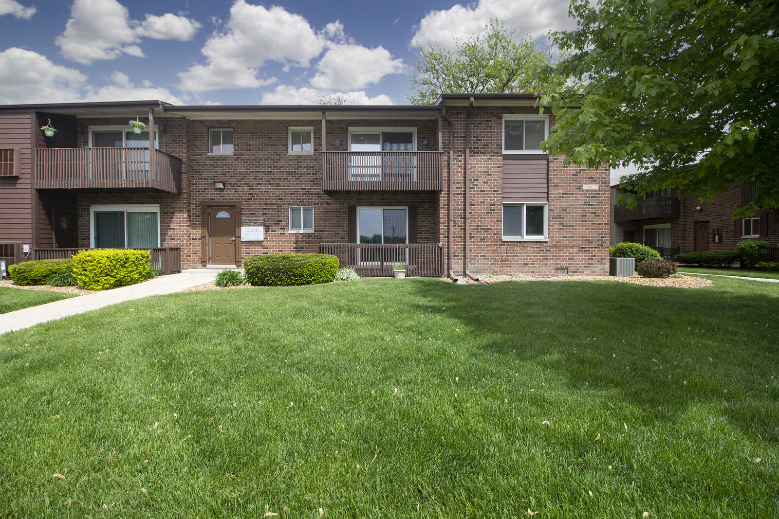 Property Photo:  18079 Live Oak Court 1616  IL 60477 