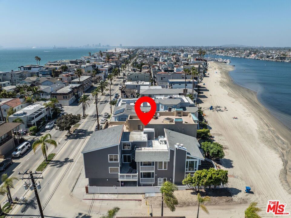 Property Photo: 6821 E Ocean Boulevard 1/2 CA 90803