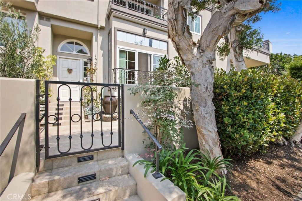 Property Photo:  19355 Maidstone  CA 92648 