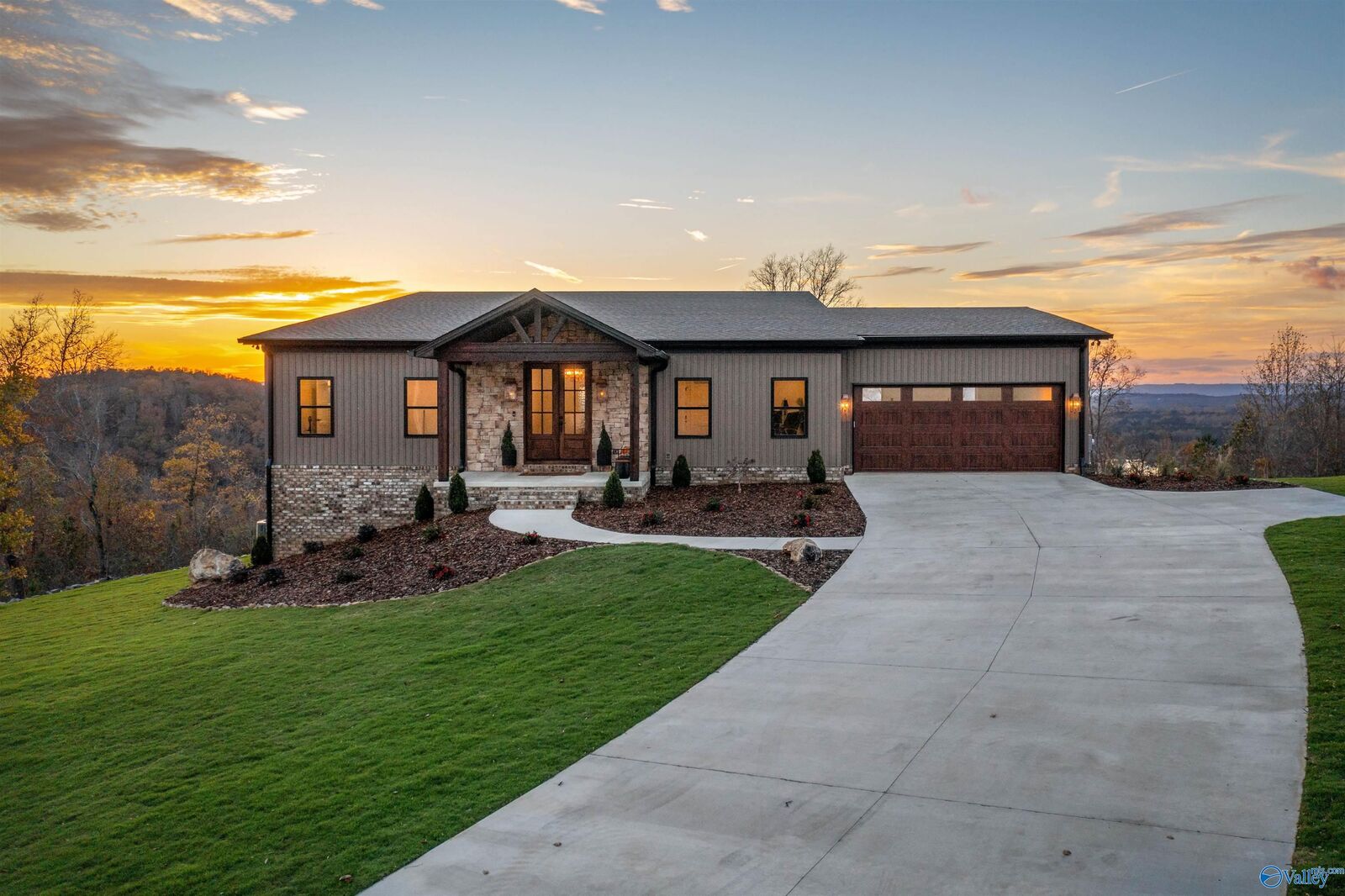 Property Photo:  1205 Raymond Lane  AL 35907 