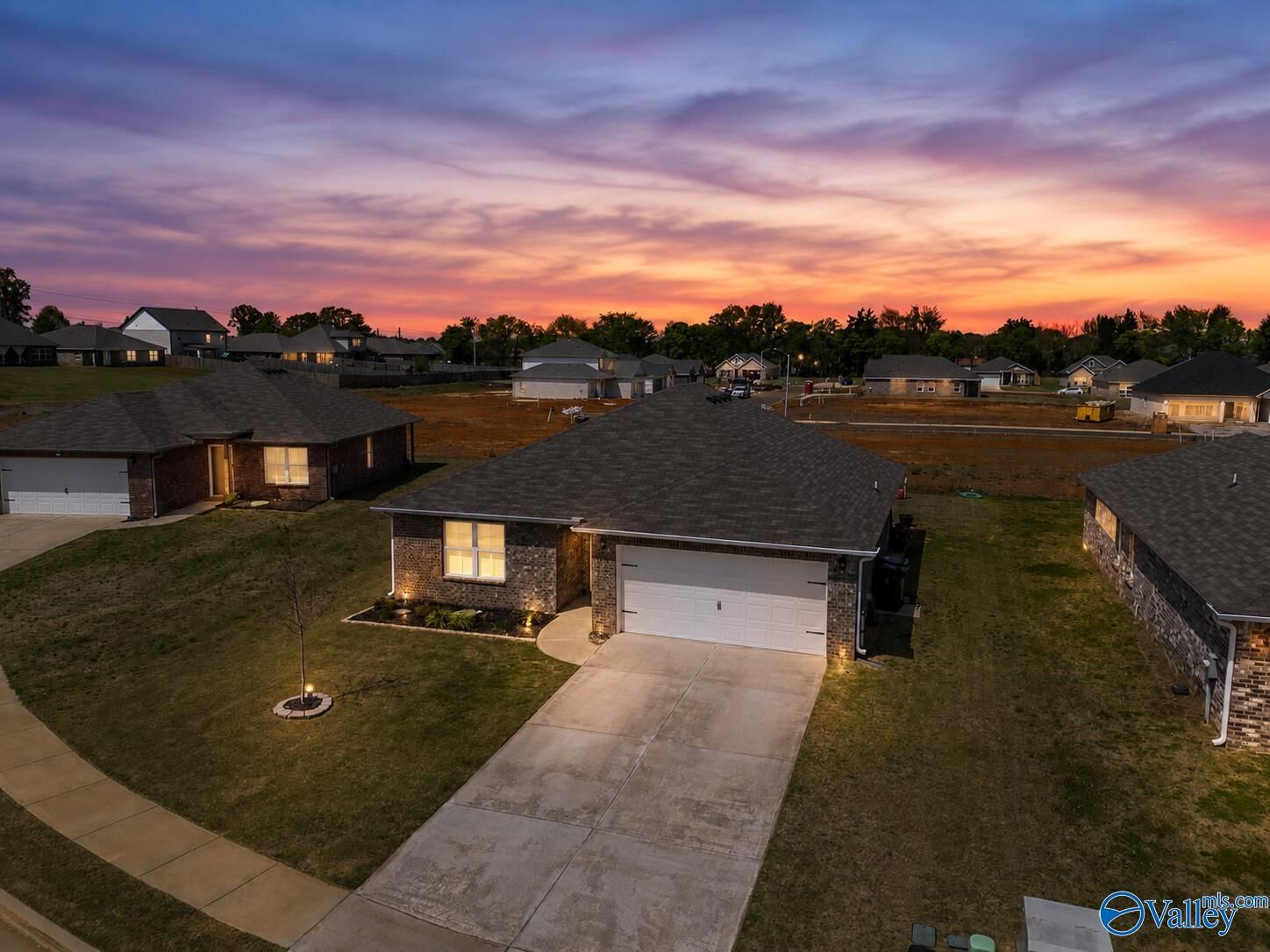 Property Photo:  114 Domingues Avenue  AL 35759 