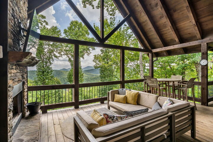 Property Photo:  967 River Bend Lane  GA 30513 