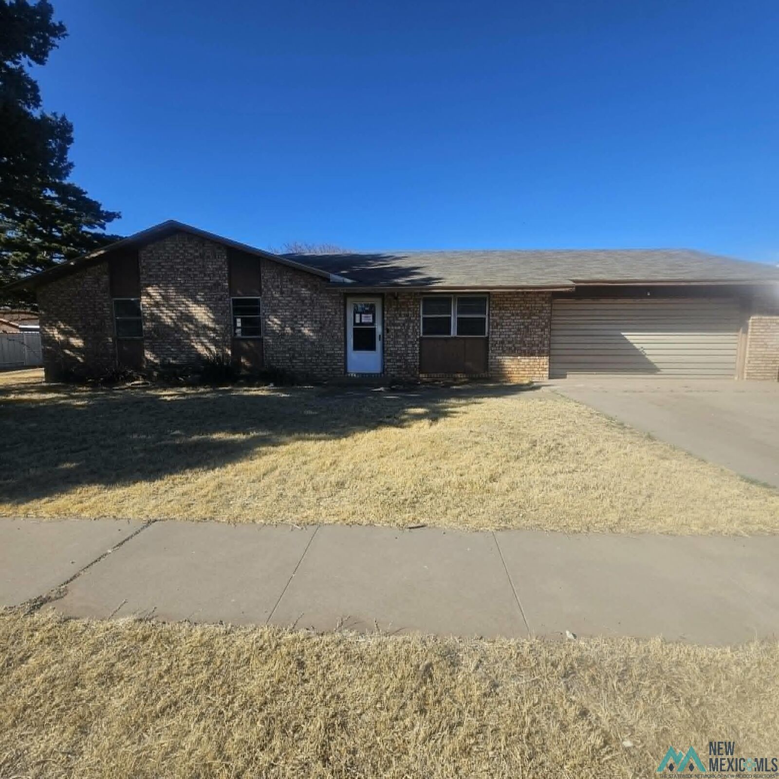 Property Photo:  1508 Courtland Circle  NM 88101 