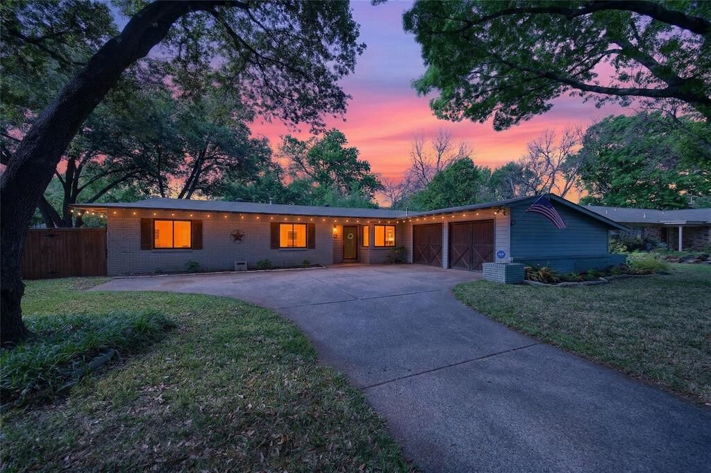 Property Photo:  4121 Bilglade Road  TX 76109 