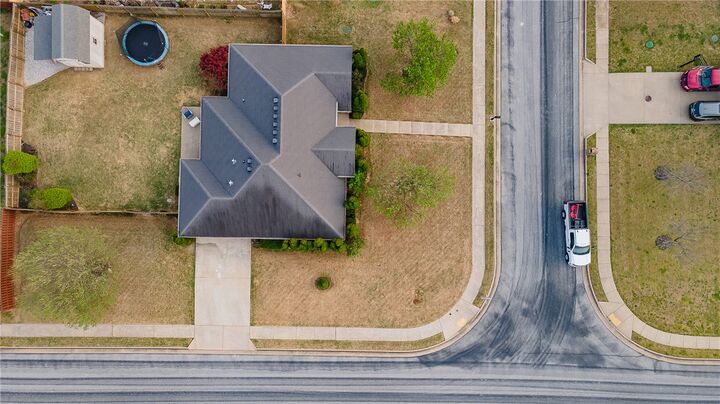 Property Photo:  2001 Quinlan Avenue  AR 72745 