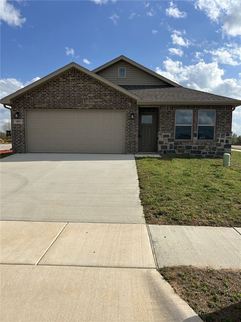 Property Photo: 1801 Farmer Street AR 72751
