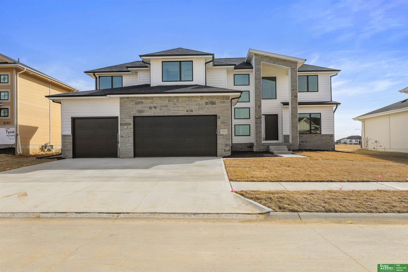 Property Photo:  5712 N 195th Street  NE 68022 