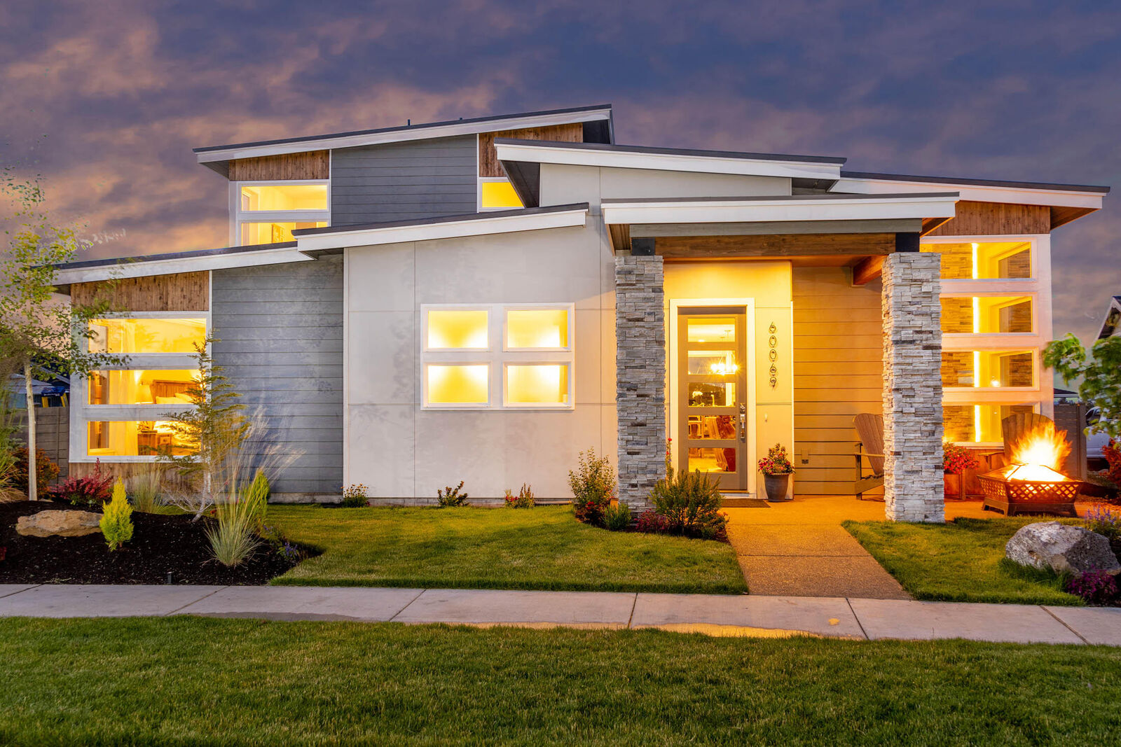 Property Photo:  60069 SE Ruby Peak Loop  OR 97702 