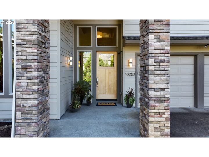 Property Photo:  10253 NW Engleman St  OR 97229 