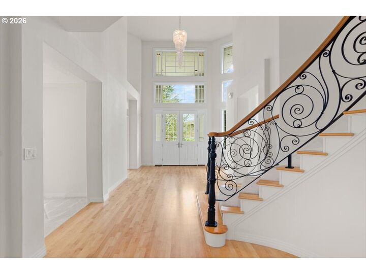 Property Photo: 9820 NW Skyview Dr OR 97231