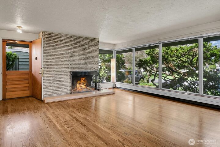 Property Photo:  4719 NE Park Place  WA 98115 