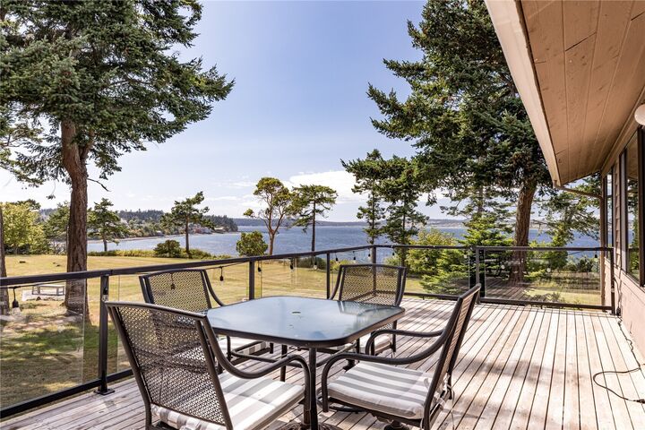 Property Photo:  1204  Leisure Street  WA 98239 