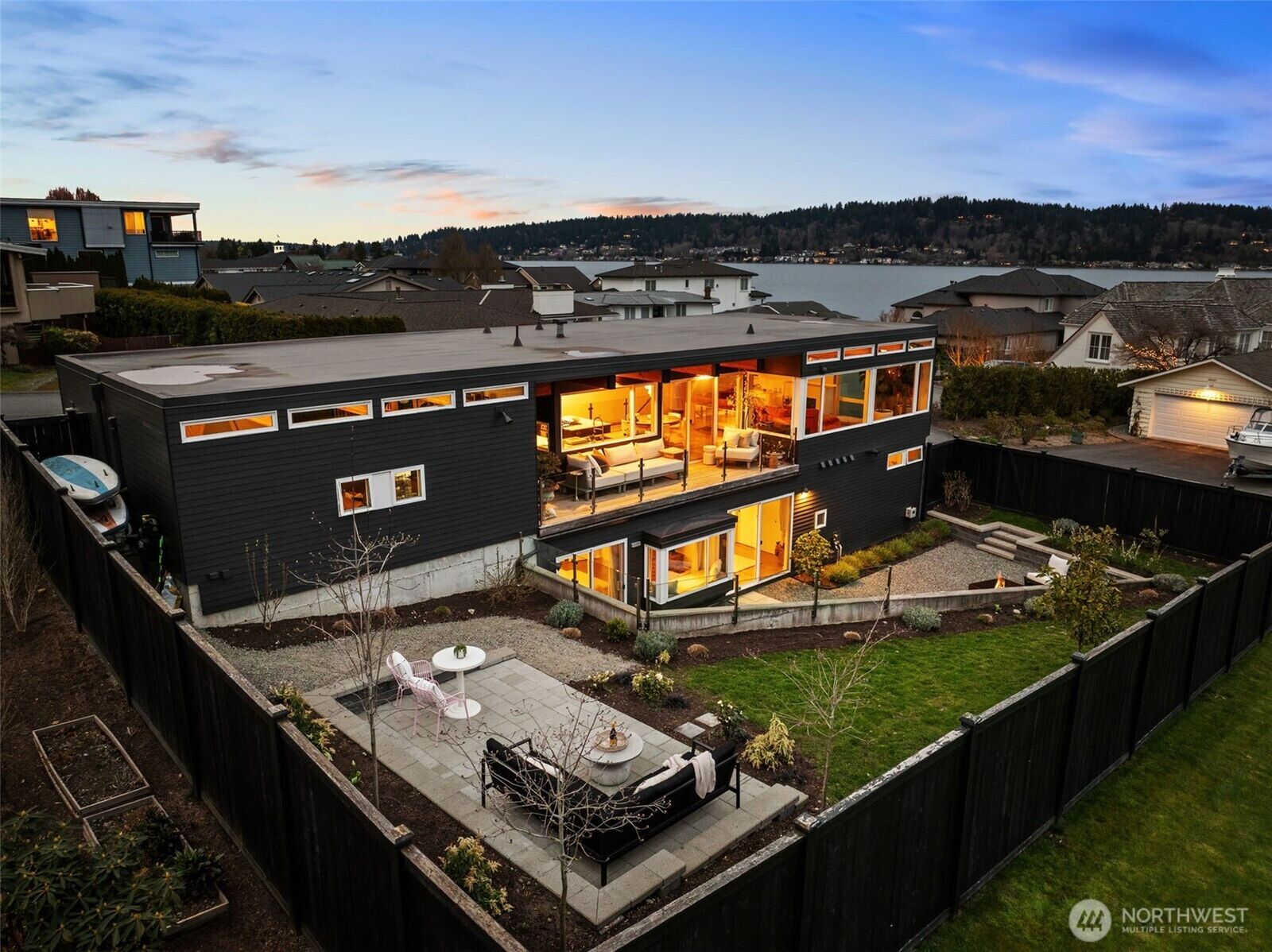 Property Photo: 19523 SE 51st Street WA 98027