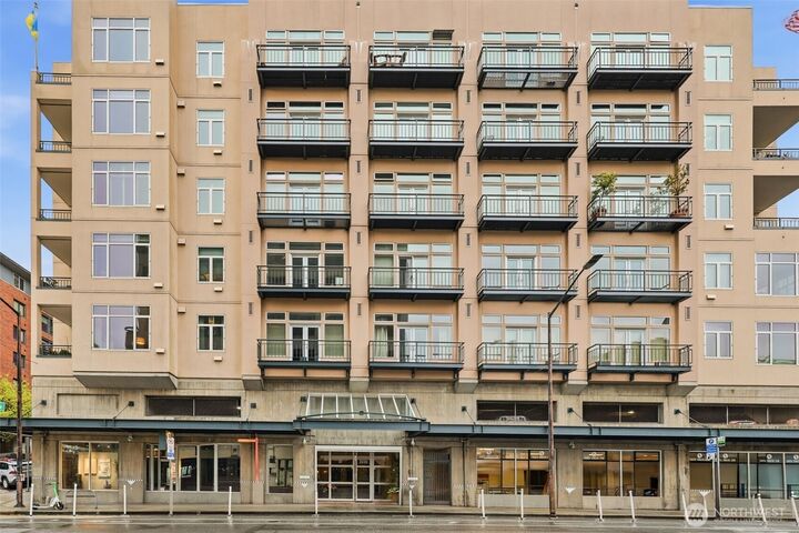 Property Photo:  2030  Western Avenue 614  WA 98121 