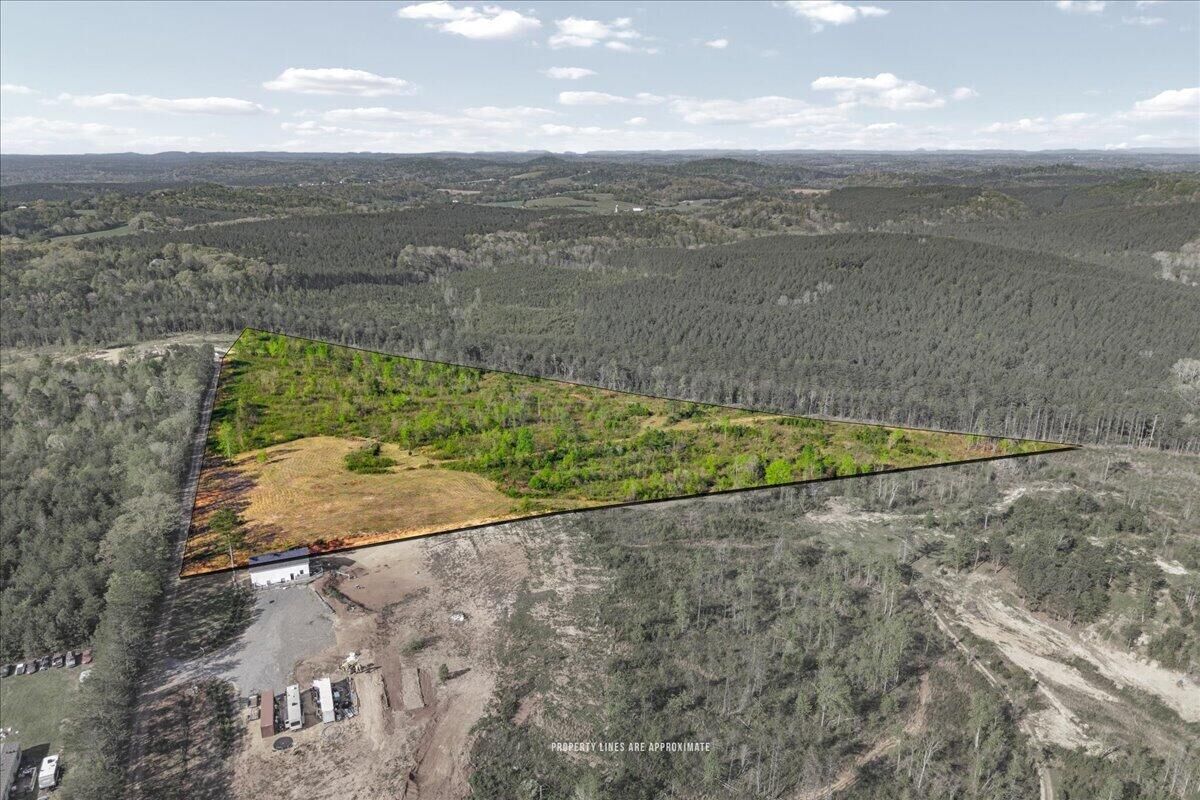 Property Photo:  360 County Road 963  TN 37309 