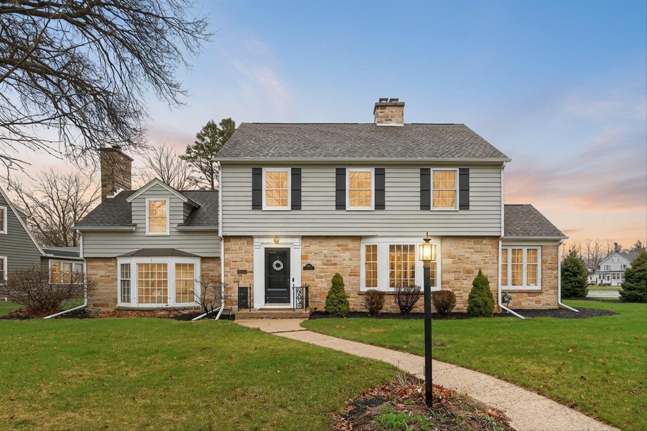 Property Photo:  1219 Columbus Circle  WI 53545 