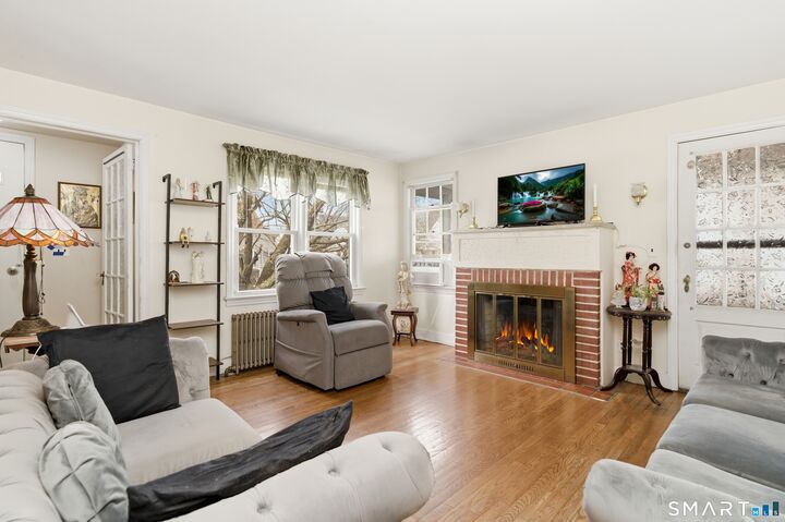 Property Photo:  170 Hillside Avenue  CT 06604 