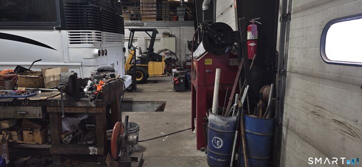 Property Photo:  260 West Street  CT 06043 