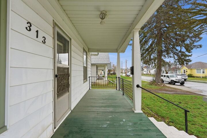Property Photo:  313 E Gordon Ave  WA 99212 