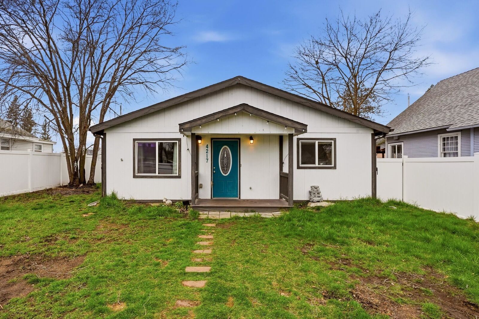 Property Photo: 4217 N Madison St WA 99205