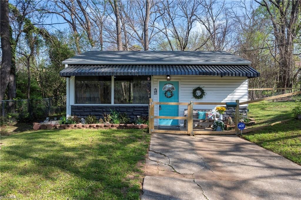 Property Photo:  25 Brookline Street E  NC 27127 