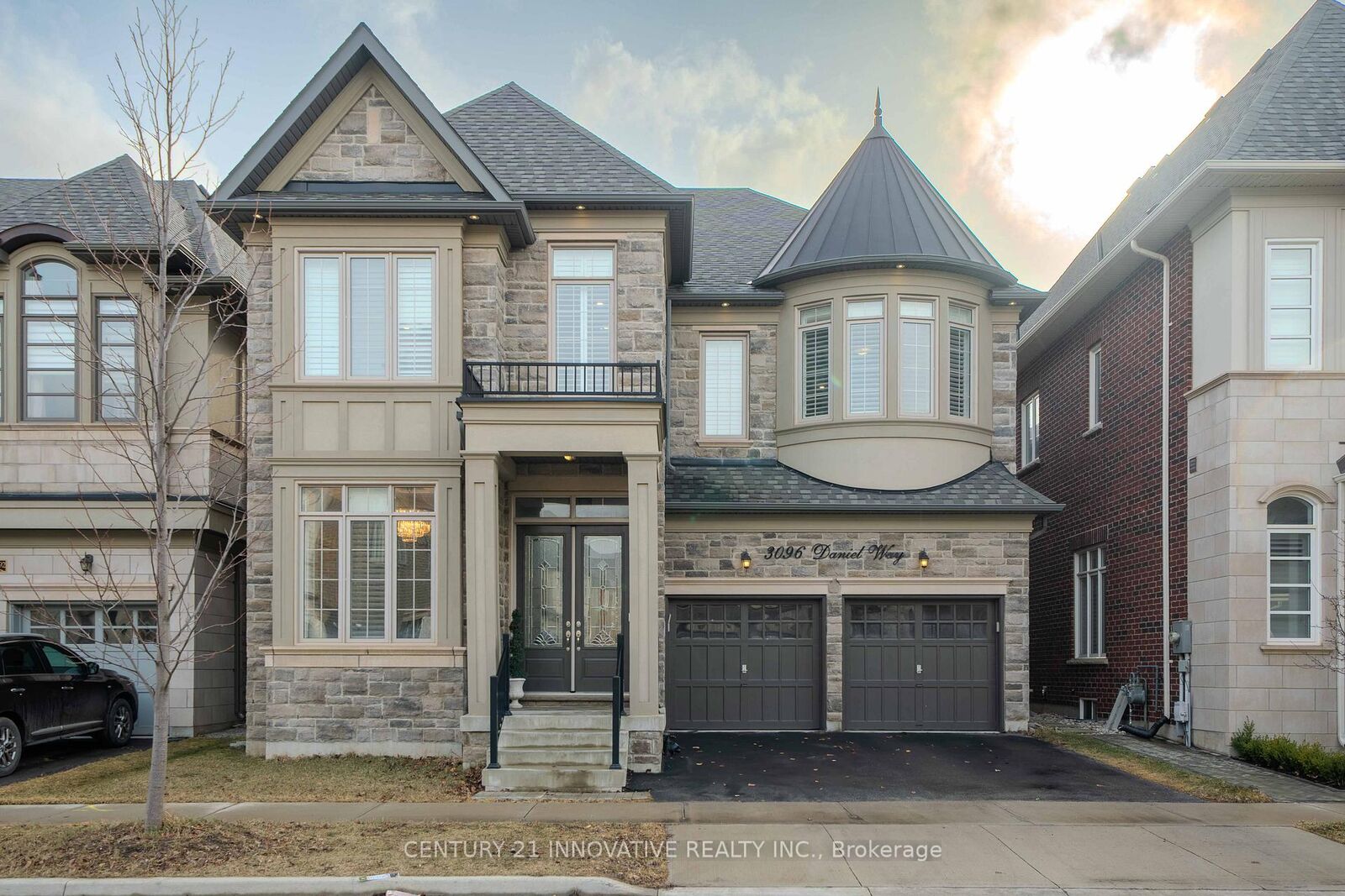 Property Photo:  3096 Daniel Way  ON L6H 0V1 