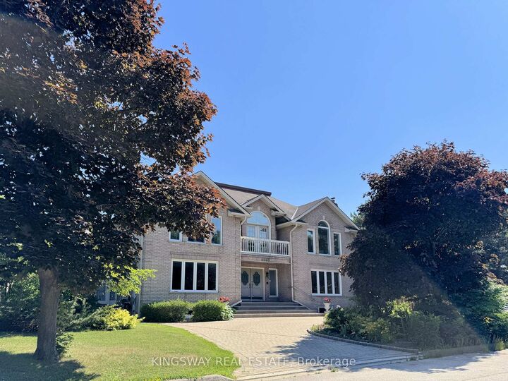 Property Photo: 4040 Lookout Court ON L4W 4E9